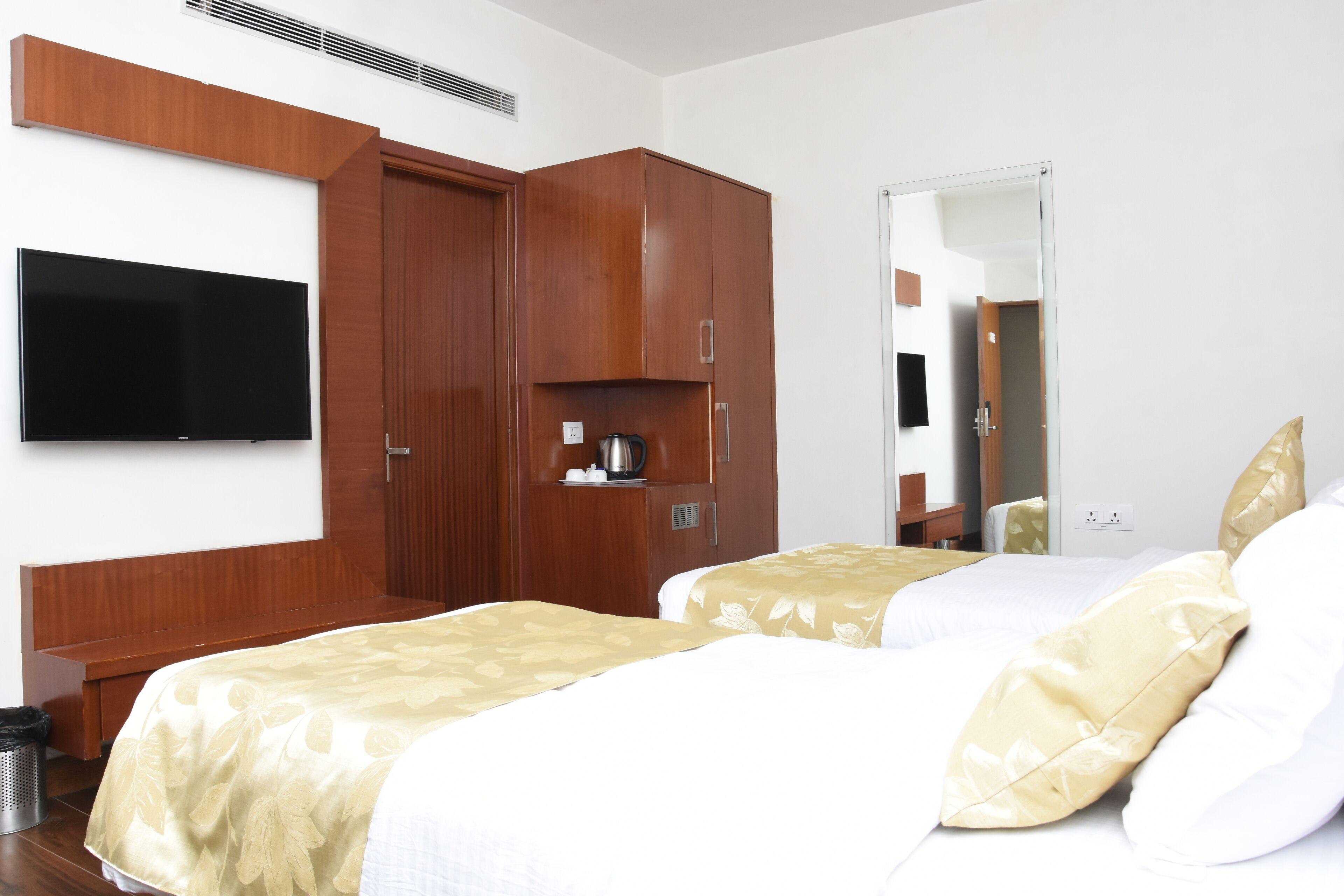 Hotel Meadows - Varanasi — Photos 3